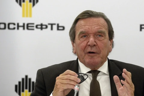 Cựu Thủ tướng Đức G.Schröder rút khỏi tập đoàn Rosneft của Nga