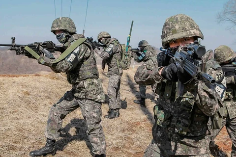 Hàn Quốc sản xuất thành công mũ chống các loại đạn súng lục