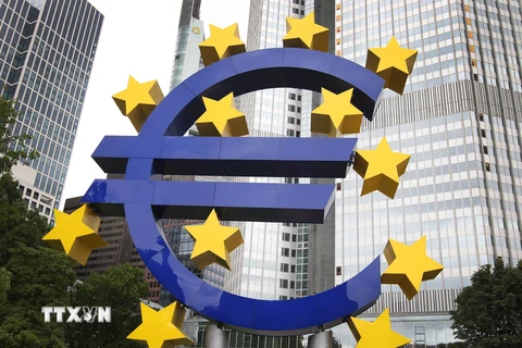 EC hạ dự báo tăng trưởng kinh tế Eurozone do khủng hoảng Ukraine