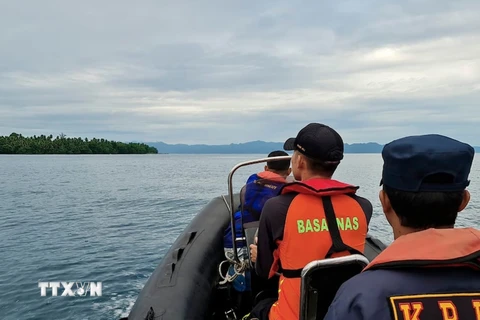 13 người đang mất tích trong vụ chìm tàu ngoài khơi Indonesia