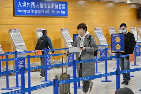 Trung Quốc nới lỏng quy định đối với các chuyến bay có ca mắc COVID-19