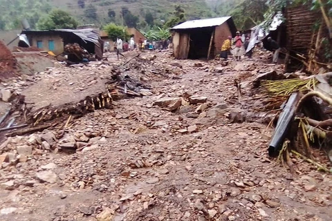 Mưa lớn gây lở đất tại Uganda làm ít nhất 15 người thiệt mạng