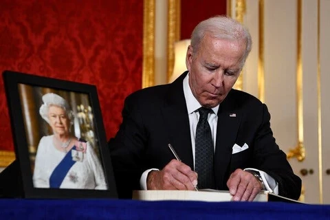 [Video] Tổng thống Mỹ Biden tới dự lễ tang Nữ hoàng Anh Elizabeth II