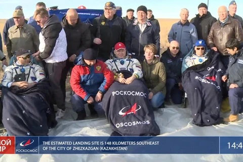 Các nhà du hành vũ trụ Nga trên trạm ISS trở về Trái Đất