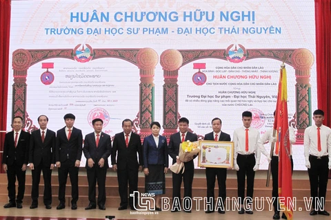 Trao Huân chương của Nhà nước Lào tặng Đại học Sư phạm Thái Nguyên