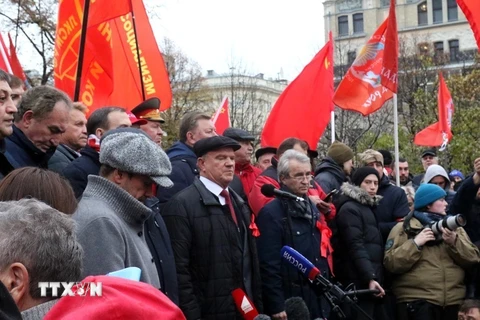 Đảng Cộng sản Nga tổ chức míttinh kỷ niệm 105 năm Cách mạng Tháng Mười