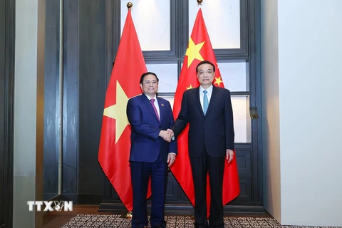 Thủ tướng Phạm Minh Chính gặp Thủ tướng Trung Quốc Lý Khắc Cường