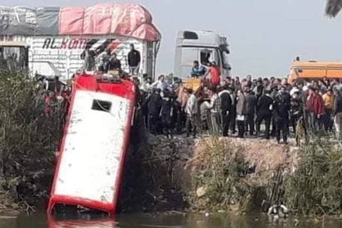 Ai Cập: Xe buýt rơi xuống kênh, ít nhất 19 người thiệt mạng
