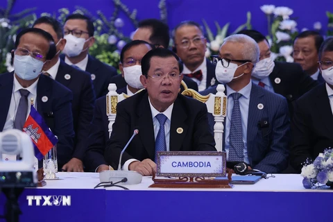 Thủ tướng Campuchia hủy các sự kiện quan trọng do mắc COVID-19