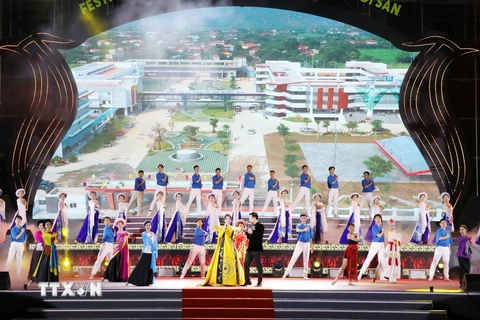 Festival Tràng An Kết nối Di sản-Ninh Bình: Hoa Lư vang mãi ngàn năm