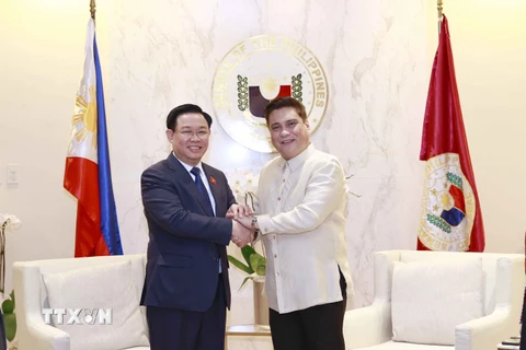 [Photo] Chủ tịch Quốc hội hội đàm với Chủ tịch Thượng viện Philippines