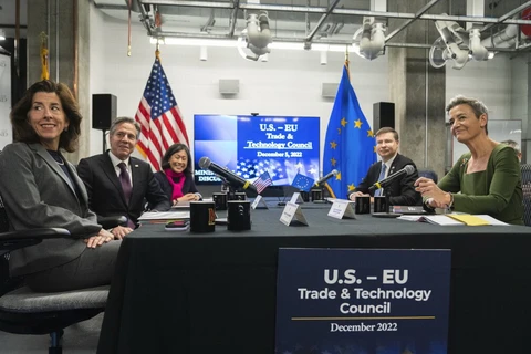 Mỹ, EU cam kết hợp tác giải quyết quan ngại về Đạo luật Giảm lạm phát
