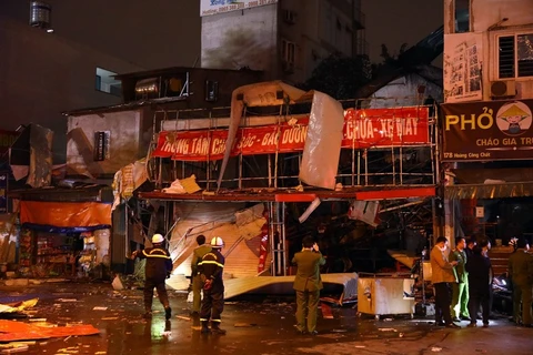 Vụ cháy nổ làm ba người bị bỏng ở Hà Nội: Do sử dụng bếp ga để ăn lẩu?