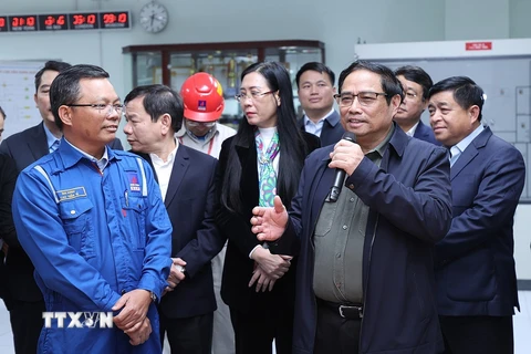 Thủ tướng thăm VSIP Quảng Ngãi và nhà máy lọc hóa dầu Bình Sơn