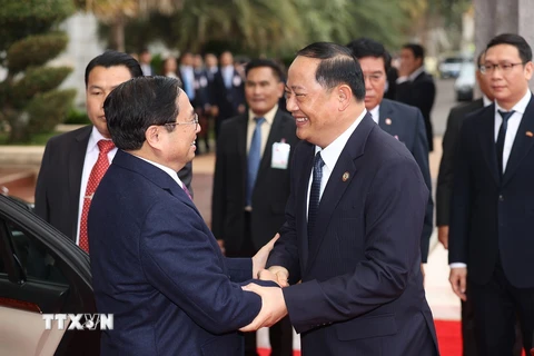Thủ tướng Phạm Minh Chính bắt đầu thăm chính thức CHDCND Lào