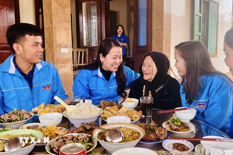 “Bữa cơm tất niên” đầm ấm tri ân các Mẹ Việt Nam Anh hùng
