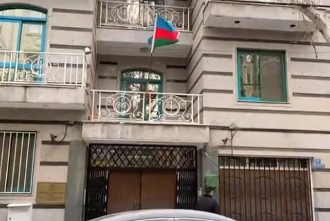 Tấn công nhằm vào Đại sứ quán Azerbaijan tại Iran, nhiều thương vong