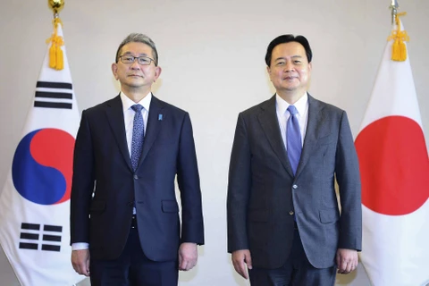 Hàn Quốc và Nhật Bản tìm cách hàn gắn quan hệ song phương
