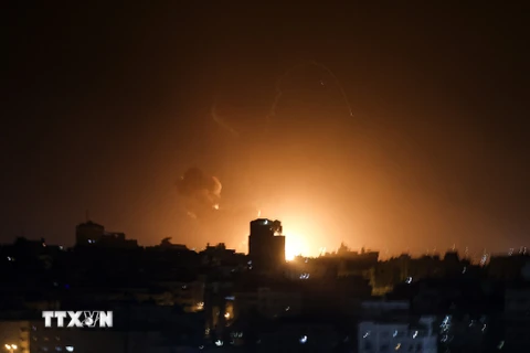 Israel không kích vào Gaza trả đũa vụ phóng đạn pháo của Hamas 