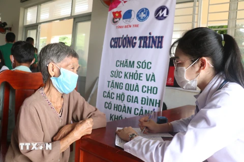 Ngày Thầy thuốc Việt Nam: Các trái tim tình nguyện hướng về cộng đồng