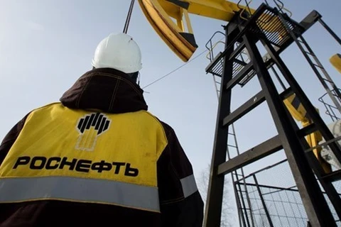 Rosneft của Nga ký thỏa thuận tăng cường cung cấp dầu cho Ấn Độ