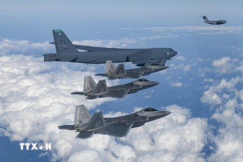 Máy bay ném bom chiến lược B-52H tham gia tập trận không quân Mỹ-Hàn