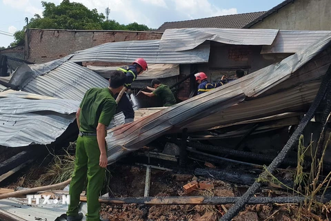 Bình Phước: Lửa thiêu rụi cửa hàng thiết bị điện sau tiếng nổ lớn