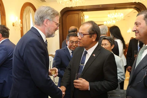 Chuyến thăm của Thủ tướng Séc thúc đẩy quan hệ 2 nước lên tầm cao mới