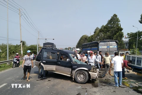 Đồng Nai: Tai nạn liên hoàn nghiêm trọng khiến 6 người thương vong