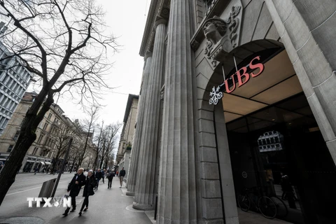 Ngân hàng UBS hoàn tất thương vụ thâu tóm Credit Suisse