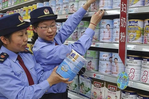 Trung Quốc siết chặt các tiêu chuẩn về sữa công thức dành cho trẻ em