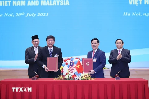Thủ tướng Anwar Ibrahim dự Diễn đàn Doanh nghiệp Việt Nam-Malaysia