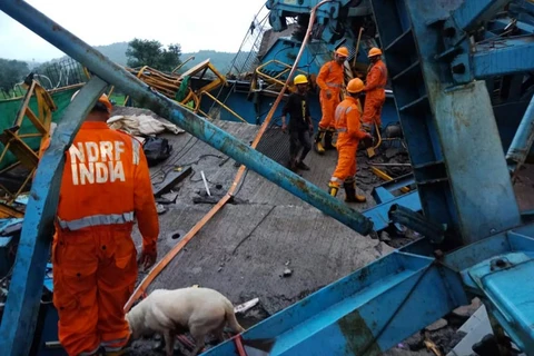 Ấn Độ: Sập cần cẩu tại công trường xây dựng làm 17 người thiệt mạng