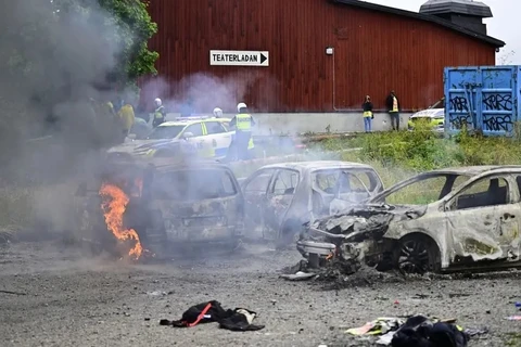 Đụng độ lớn xảy ra giữa cảnh sát và người biểu tình ở Thụy Điển