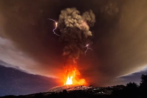 Italy: Núi lửa Etna “thức giấc,” các sân bay trên đảo Sicily đóng cửa