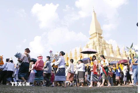 Chính phủ Lào tiếp tục tăng lương tối thiểu cho người lao động