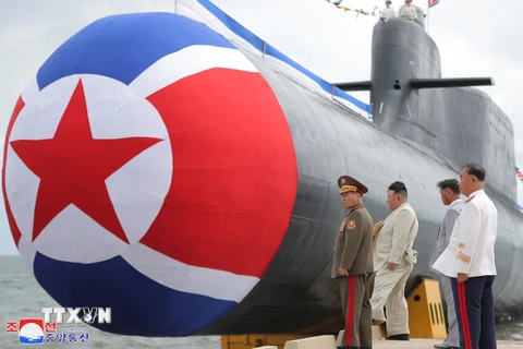 Hình ảnh chiếc tàu ngầm tấn công hạt nhân Triều Tiên mới hạ thủy