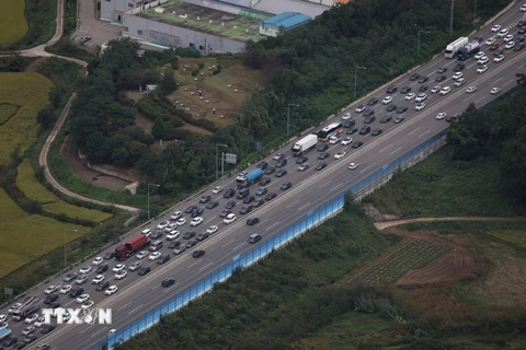 Hàn Quốc: Các tuyến đường cao tốc tắc nghẽn dịp nghỉ lễ Chuseok