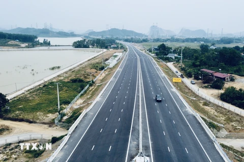 [Photo] Khánh thành hai tuyến cao tốc qua Thanh Hóa và Nghệ An