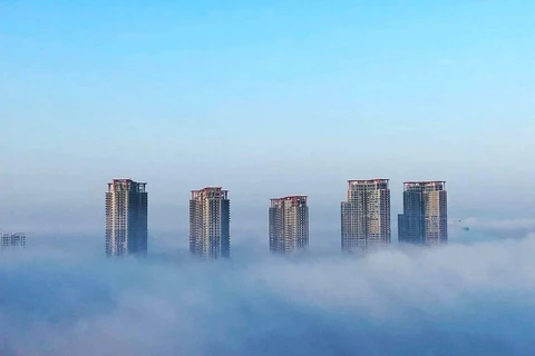 Sương mù dày đặc tại khu đô thị Ecopark, Hưng Yên sáng 7/12. (Nguồn: Facebook Beatvn)