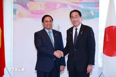 Thủ tướng Phạm Minh Chính hội đàm với Thủ tướng Nhật Bản Kishida Fumio tại Hiroshima, Nhật Bản, chiều 21/5/2023. (Ảnh: Dương Giang/TTXVN)