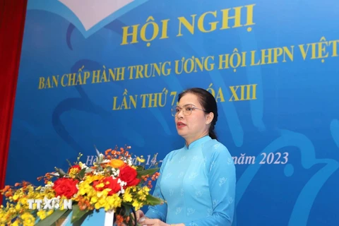 Ủy viên Trung ương Đảng, Chủ tịch Hội Liên hiệp Phụ nữ Việt Nam Hà Thị Nga phát biểu khai mạc hội nghị. (Ảnh: Phương Hoa/TTXVN)