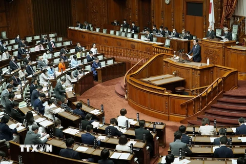 Thủ tướng Fumio Kishida phát biểu tại một phiên họp Quốc hội Nhật Bản ở Tokyo ngày 19/4/2023. (Ảnh: Kyodo/TTXVN)