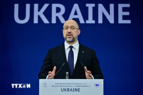 Thủ tướng Ukraine Denys Shmyhal phát biểu tại cuộc họp báo ở Berlin, Đức. (Ảnh: AFP/TTXVN)