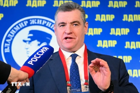 Chủ tịch Ủy ban Đối ngoại Duma Quốc gia Nga Leonid Slutsky trả lời phỏng vấn tại Moskva, Nga. (Ảnh: AFP/TTXVN)