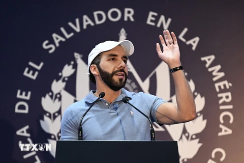Tổng thống El Salvador, ông Nayib Bukele phát biểu tại San Salvador ngày 4/2/2024. (Ảnh: AFP/TTXVN)