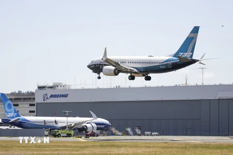 Máy bay 737 MAX của Boeing thực hiện chuyến bay kiểm tra tại Seattle, Washington, Mỹ. (Ảnh: AFP/TTXVN)