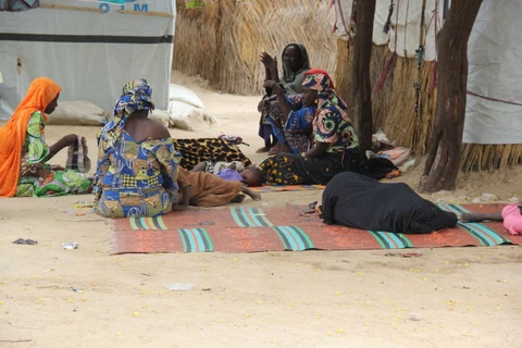 Những phụ nữ tại trại tị nạn ở Maiduguri, Nigeria. (Ảnh: AFP/TTXVN)