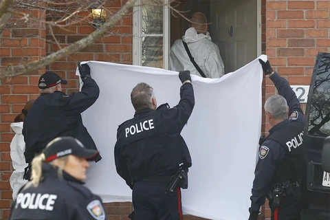 Cảnh sát có mặt tại hiện trường vụ xả súng. (Nguồn: Ottawa Citizen)