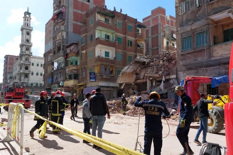 Hiện trường vụ sập tòa nhà 3 tầng tại Alexandria, Ai Cập. (Nguồn: Ahram Online)